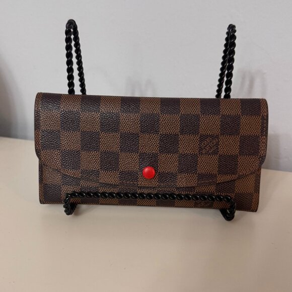 Fake Designer Wallet - Picture 1 of 5